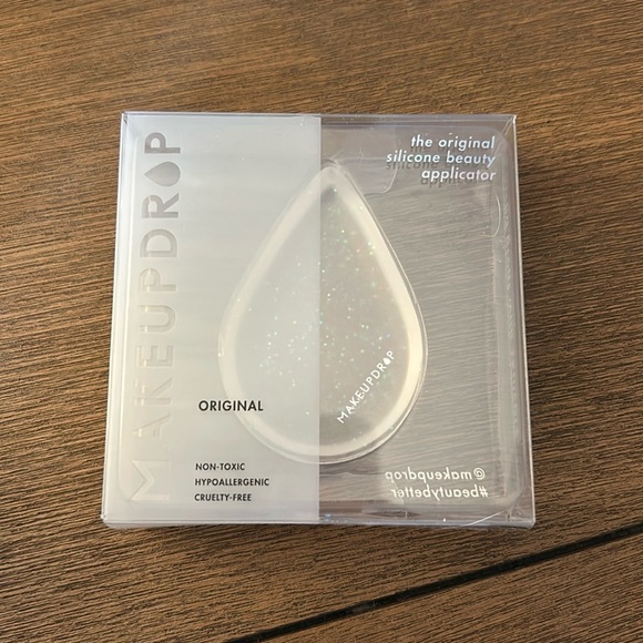 NWOT Makeup Drop: the original silicone beauty applicator - Picture 1 of 2